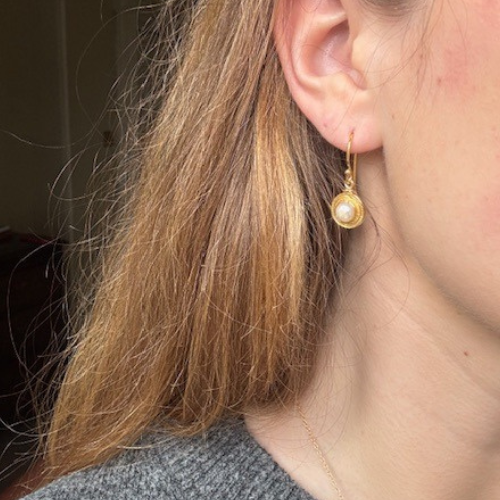 Oyster target pendant earrings