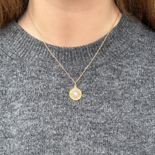Oyster target pendant necklace