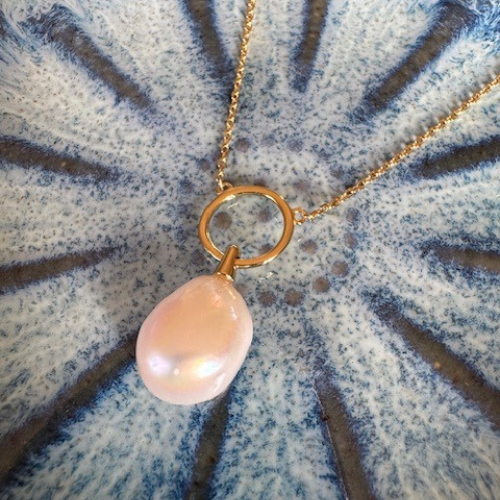 Oyster pearl necklace