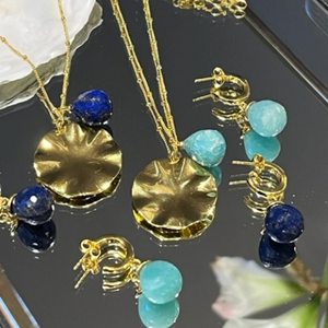 Wave and Stone Pendant Necklace in Vermeil - 3 colours